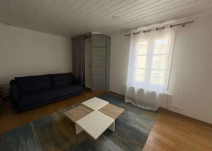 Belle Maison Centre Ла-Рошель